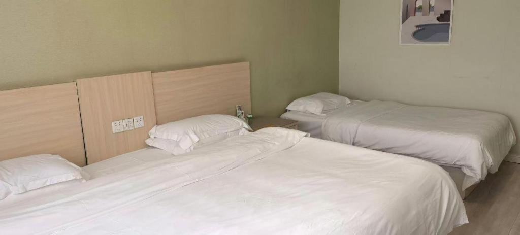 Super 8 Hotel Chengde Imperial Summer Resort Екстериор снимка