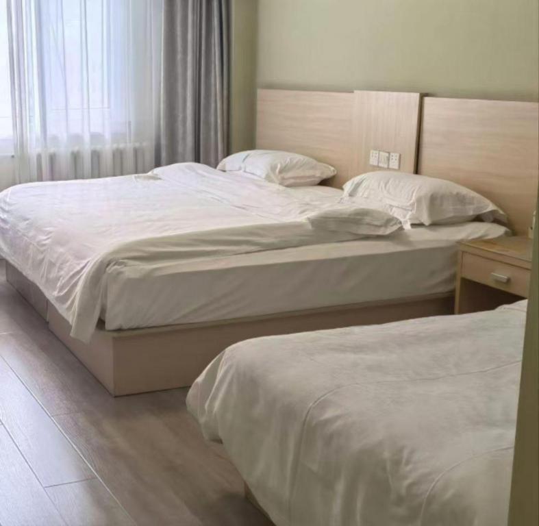 Super 8 Hotel Chengde Imperial Summer Resort Екстериор снимка