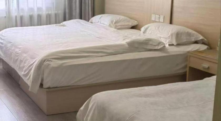 Super 8 Hotel Chengde Imperial Summer Resort Екстериор снимка