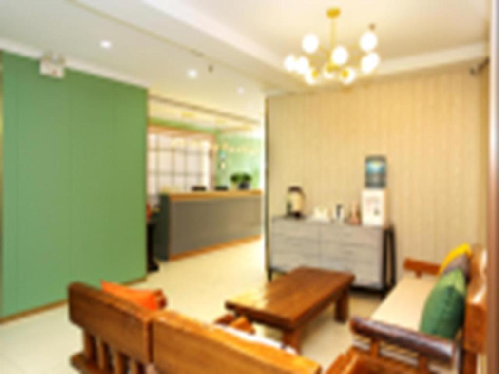 Super 8 Hotel Chengde Imperial Summer Resort Екстериор снимка