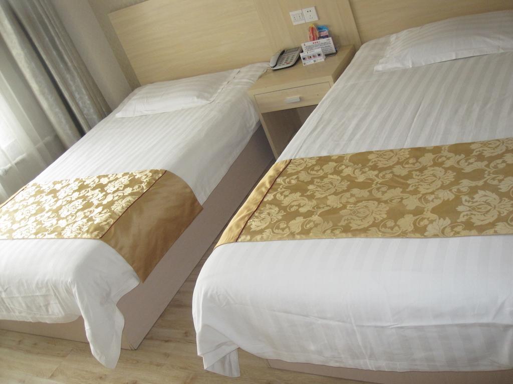Super 8 Hotel Chengde Imperial Summer Resort Екстериор снимка