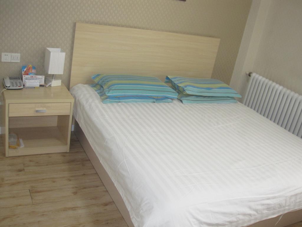 Super 8 Hotel Chengde Imperial Summer Resort Екстериор снимка